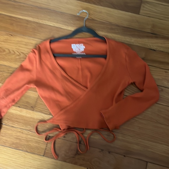 Big Bud Press Wrap Top in Burnt Orange - Picture 6 of 6